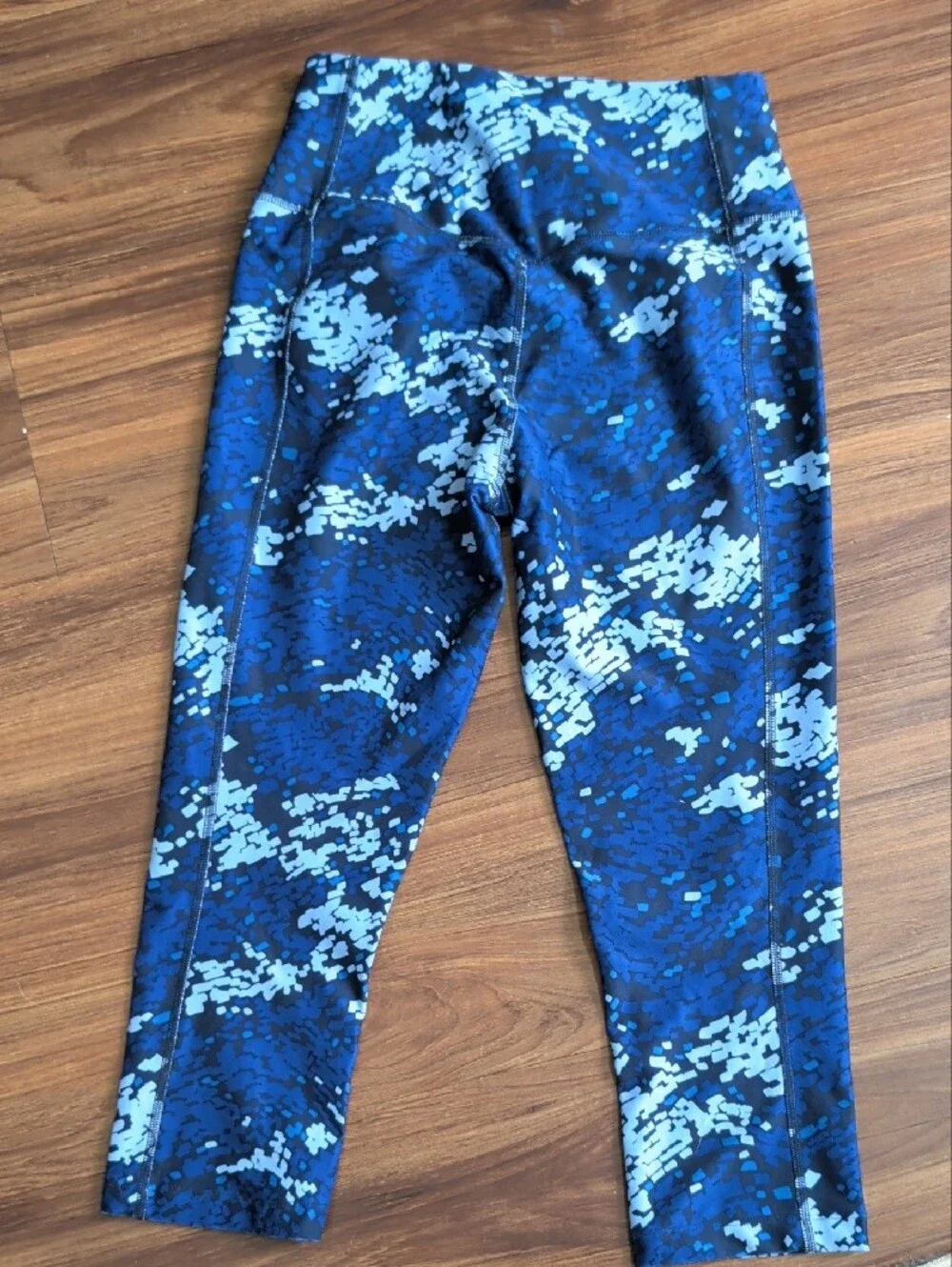 Nike Women's Blue Digital Camo Capri Leggings